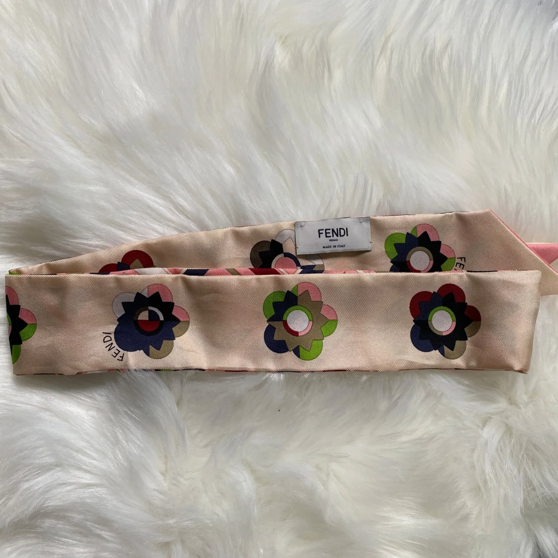 Mönstrad sidenscarf från Fendi - 2