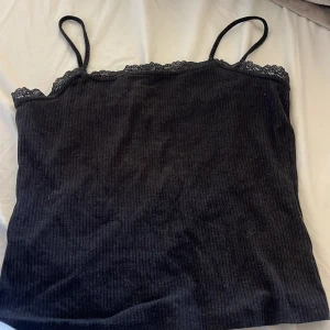 Linne kapphal  - Gulligt lace linne från kapphal använt några gånger 😇