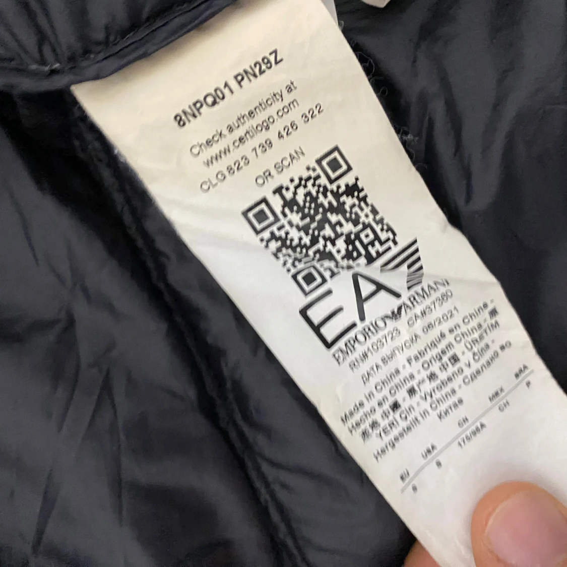 Grå dunväst från EA7 Emporio Armani - 1