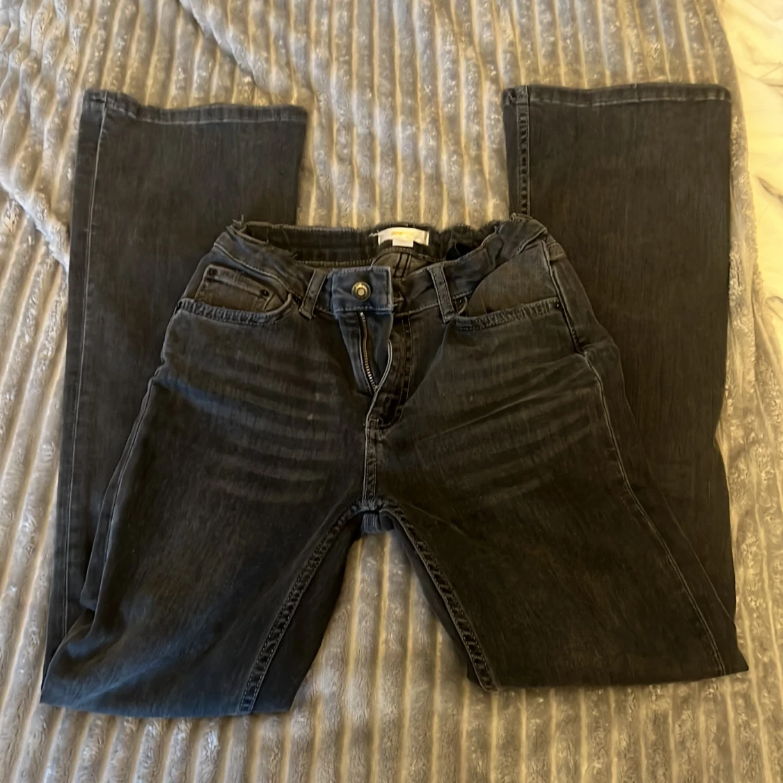 Lågmudjade boot cut jeans