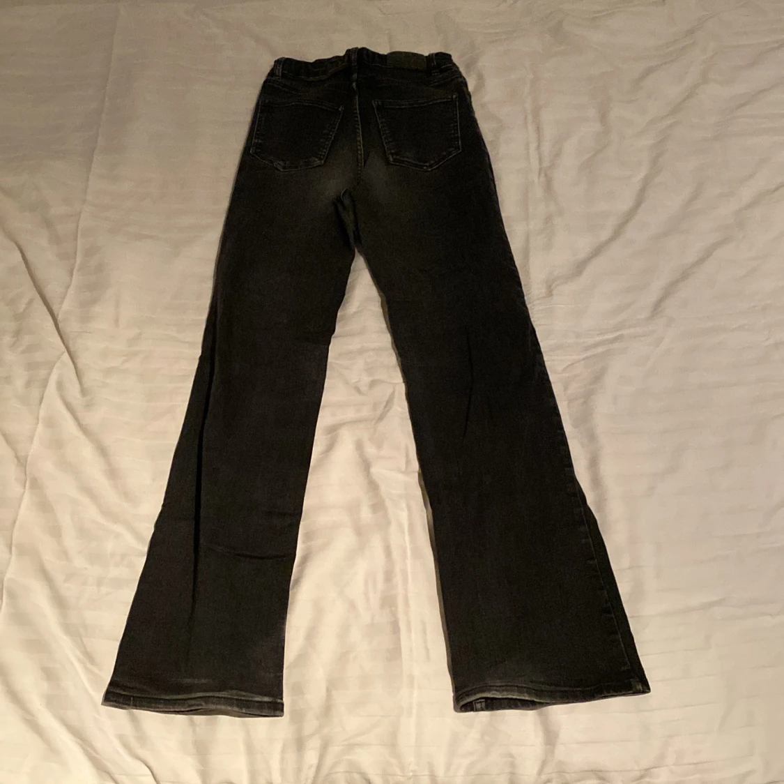 Svarta jeansbyxor från Lindex - 1