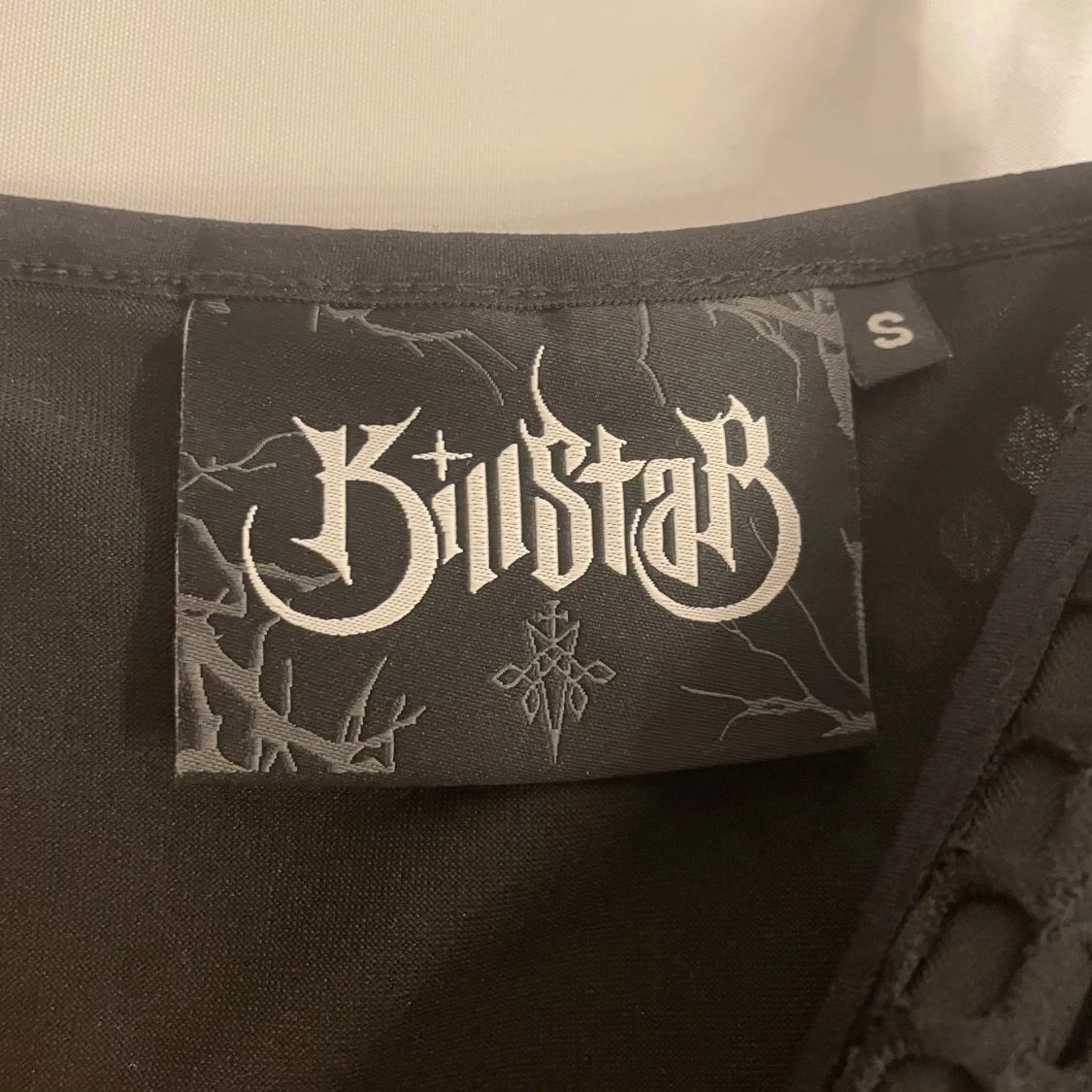 Svart nätlinne från Killstar - 2