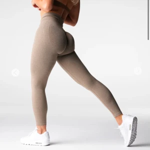 Nvgtn leggings  - Nvgtn Mocha Lift Seamless Leggings i storlek M. Aldrig använda ! Nypris 589kr