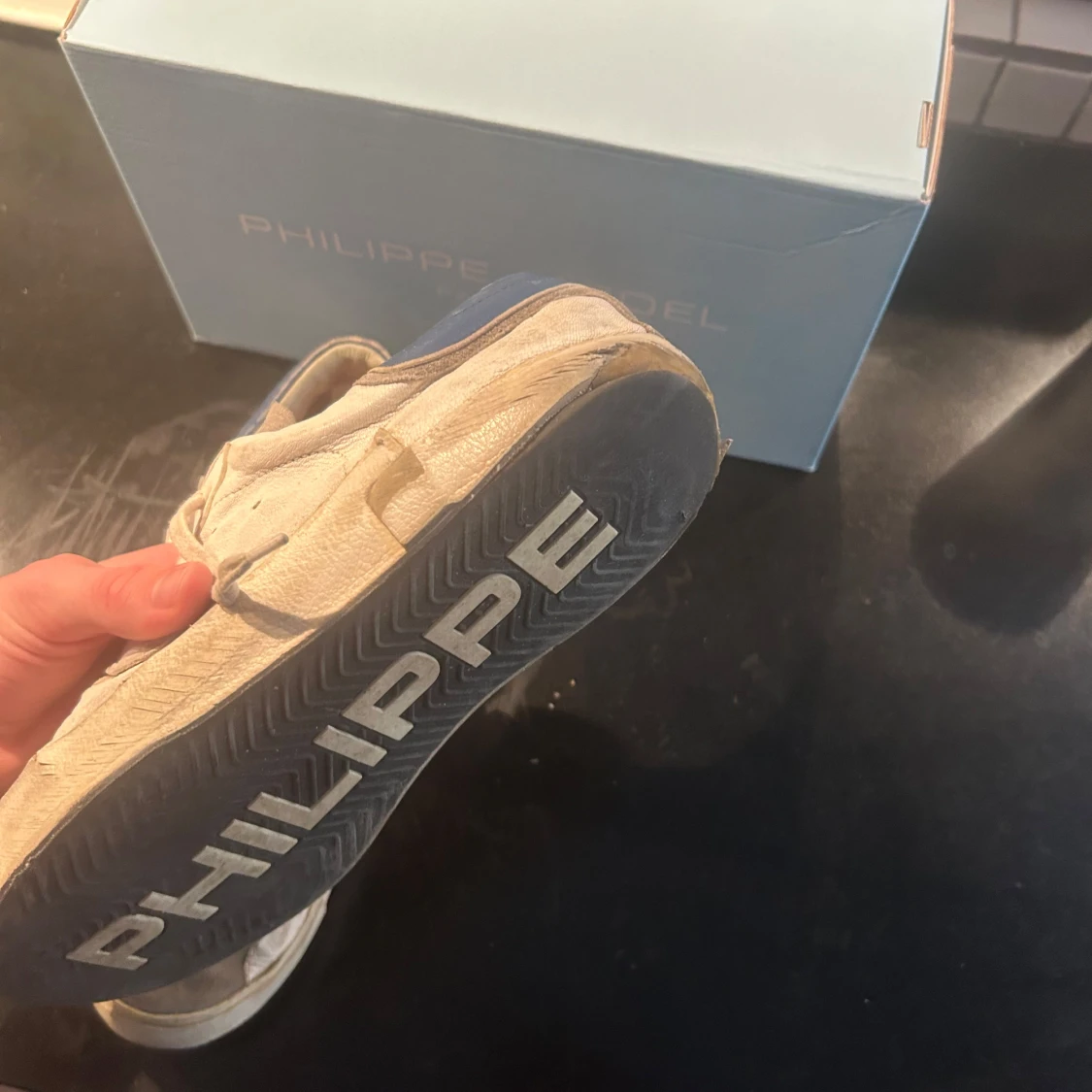 Vita sneakers från Philippe Model - 1