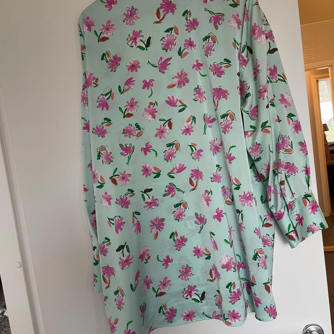 Mintgrön blommig skjorta från Zara - 1