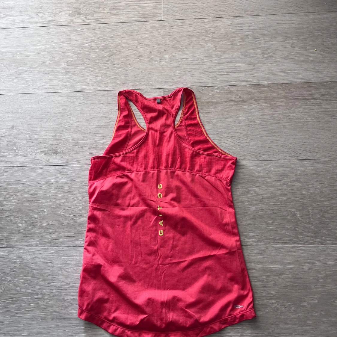 Röd träningstopp från Soc