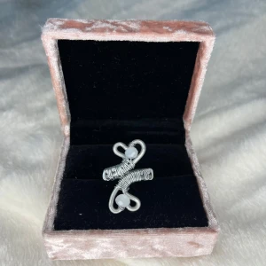 Ring med hjärtan  - Mät ditt finger så fixar jag så att den är perfekt till dig!🫶🏼