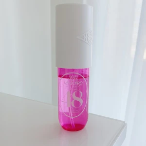 Sol de Janeiro 48  - I jättebra skick. 90ml, mängd kvar enligt bilden🙂