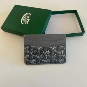 Goyard plånbok - Säljer en goyard plånbok ny skick, aldrig använd. Pris kan diskuteras privat.