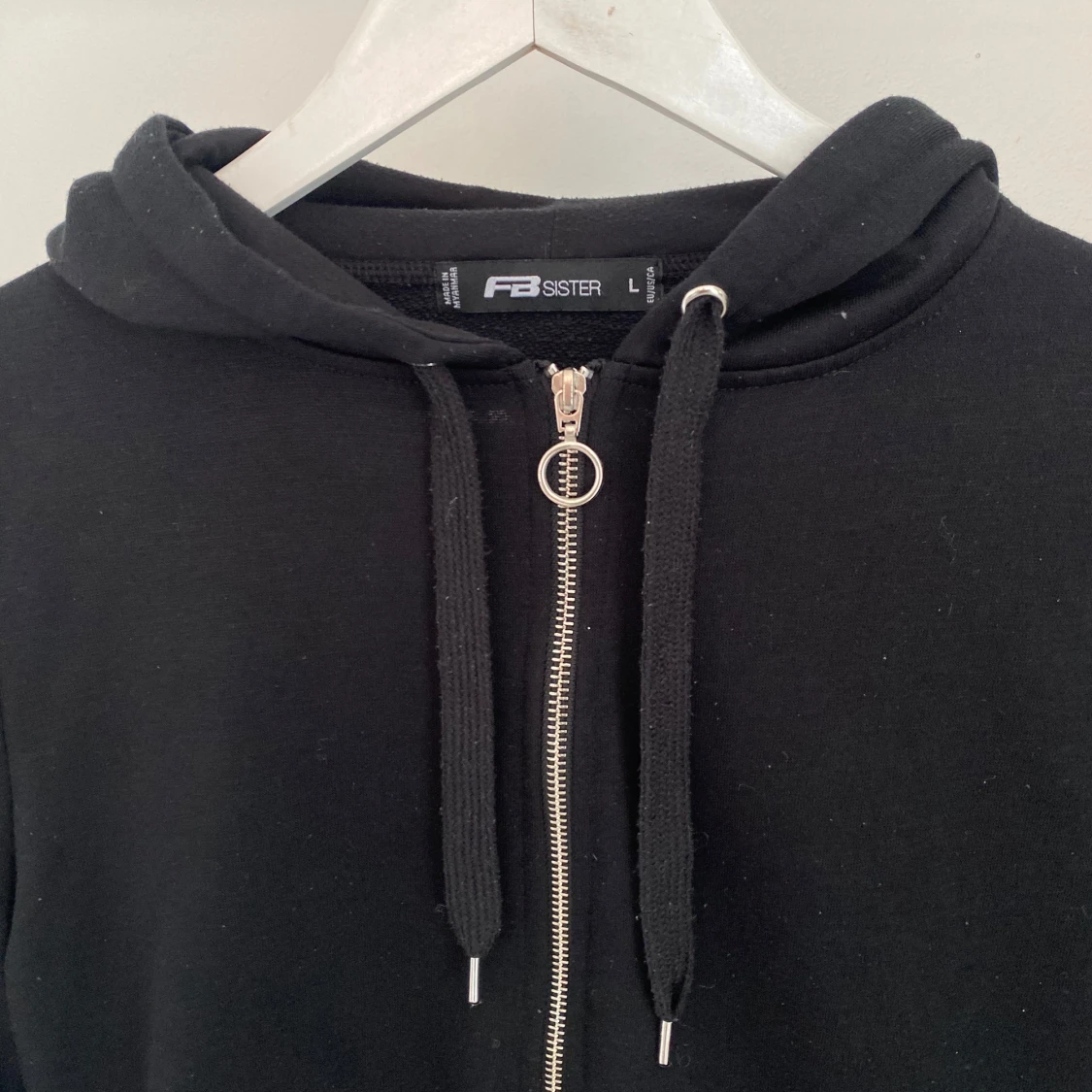Svart hoodie  - 2