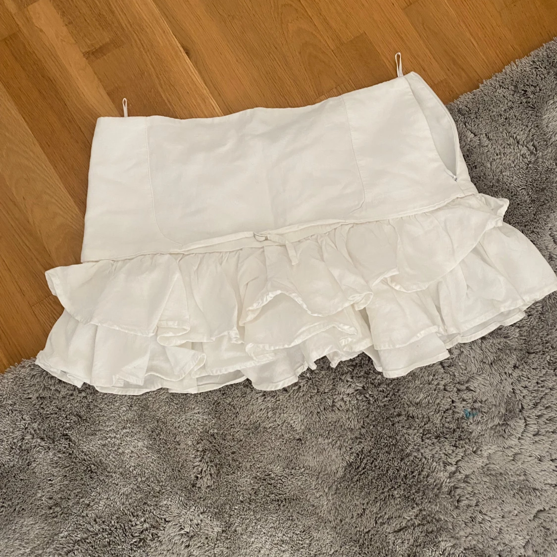 Vit volangkjol från Zara