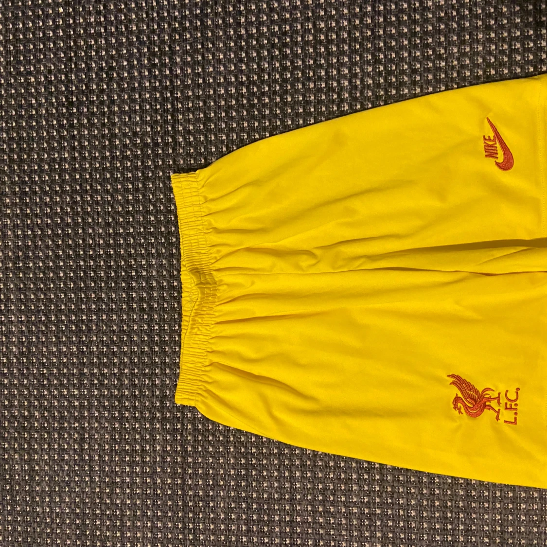 Liverpool Salah bortatröja Nike gul - 3