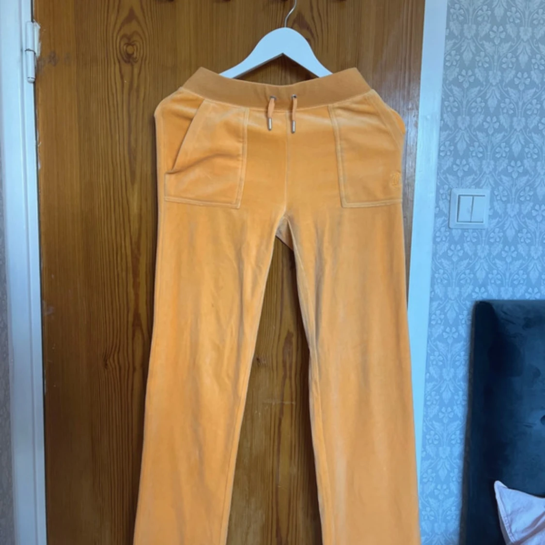 Juicy Couture mjukisbyxor XS orange