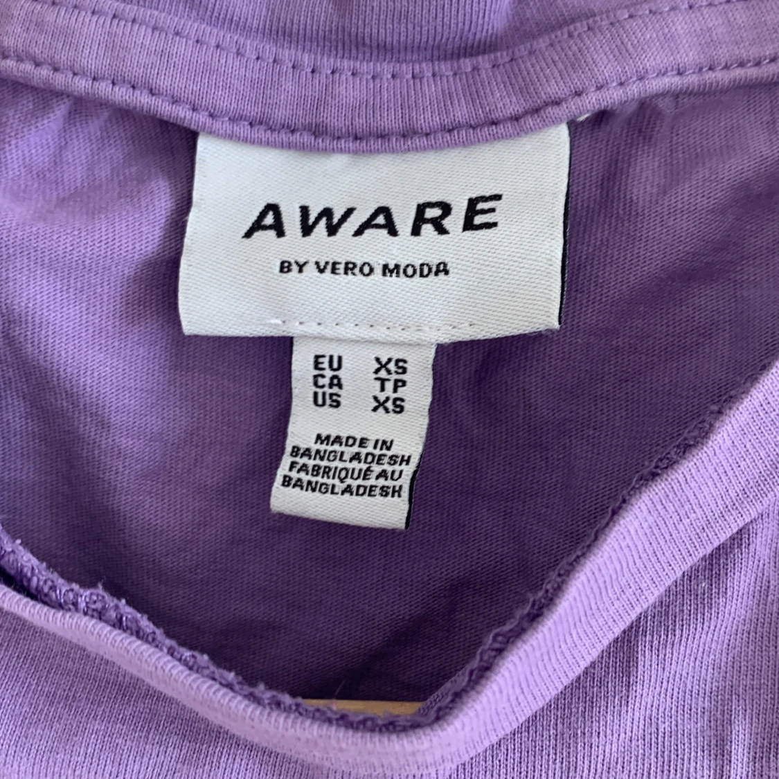 Lila topp med puffärm från Vero Moda - 2