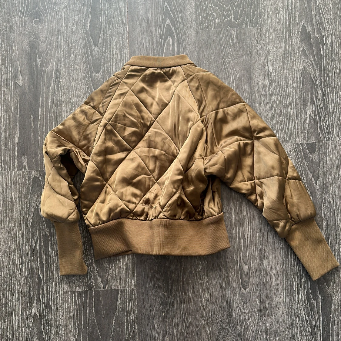 Quiltad bomberjacka från Zara Woman - 2