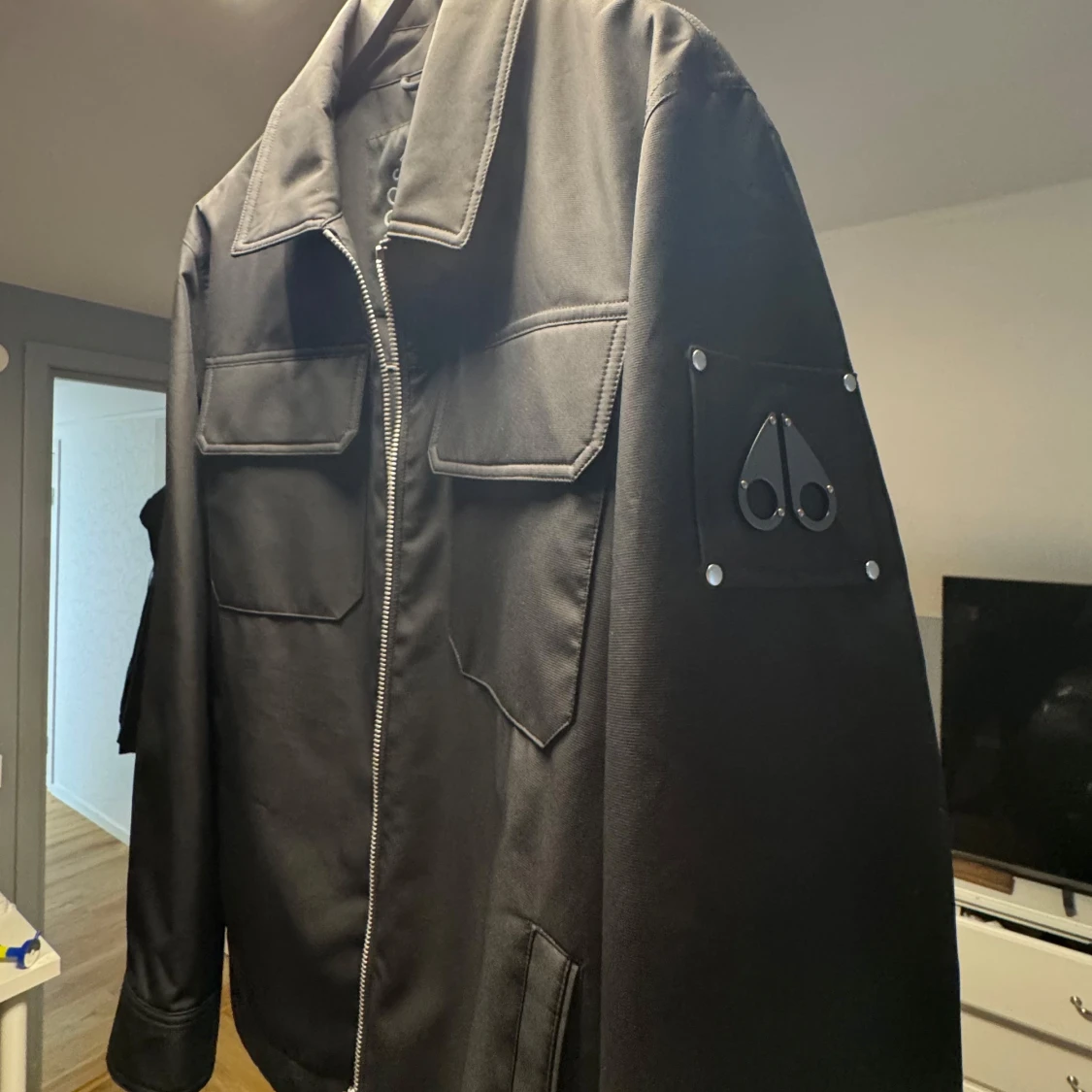 Svart overshirt från Moose Knuckles (med kvitto) - 1