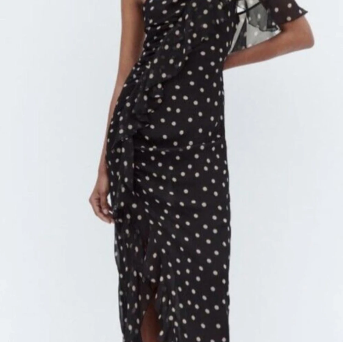 Svart prickig långklänning från Zara
