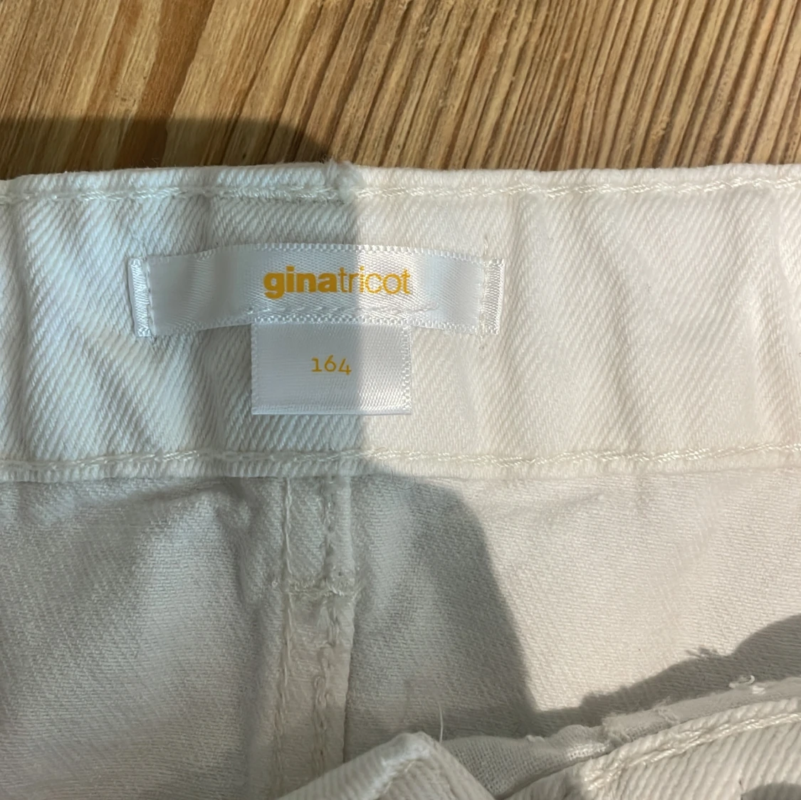 Vit volangkjol från Gina Tricot - 2