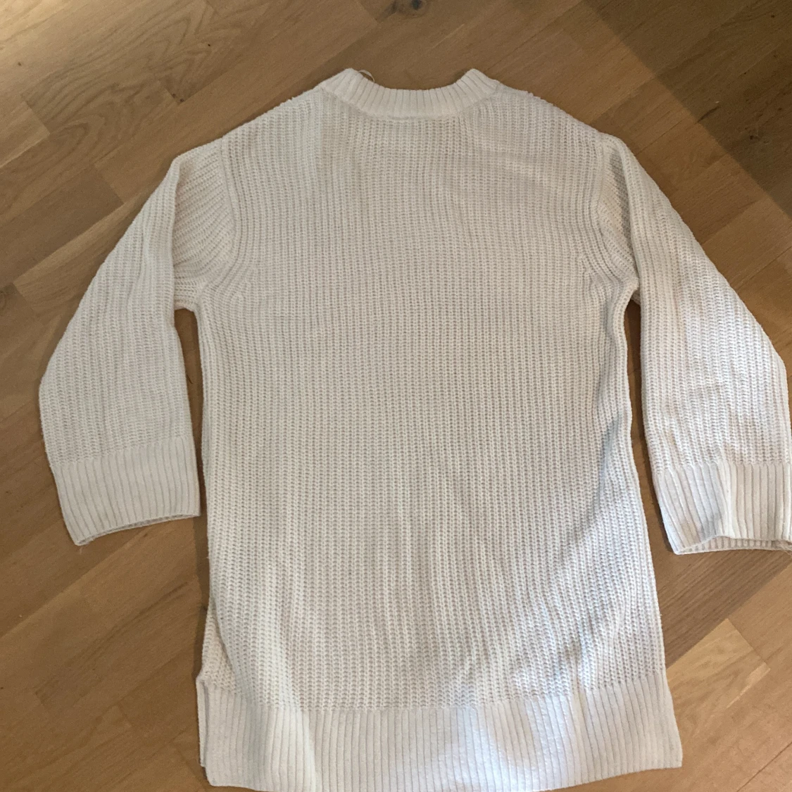 Vit stickad klänning  - 1