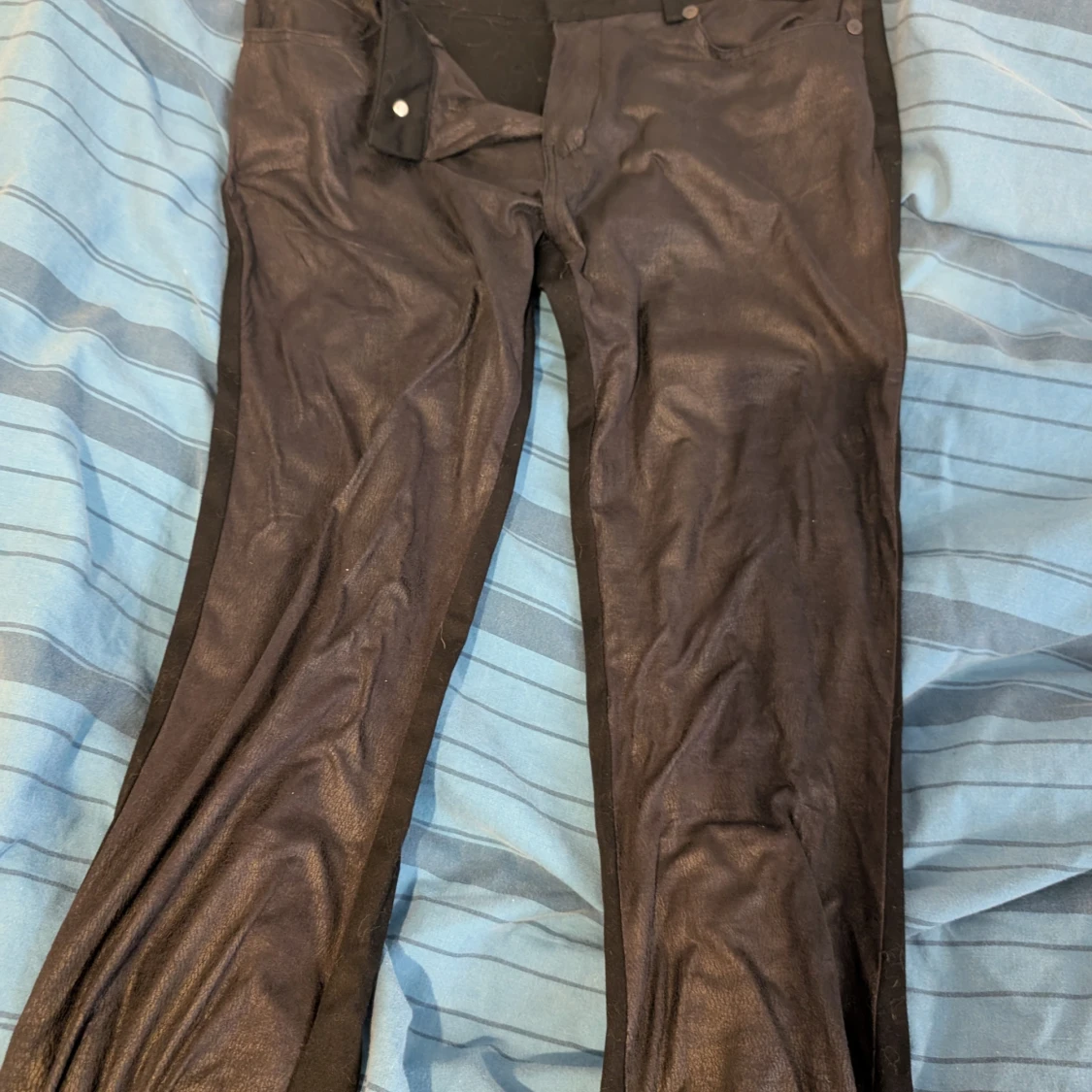 Svarta Rock Rebel byxor med snörning - 2