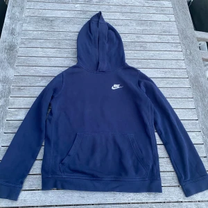 Nike Hoodie - Nike hoodie i bra skick!