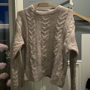 Skön stickad tröja -  Supermysig och skön ljusrosa stickad tröja💕