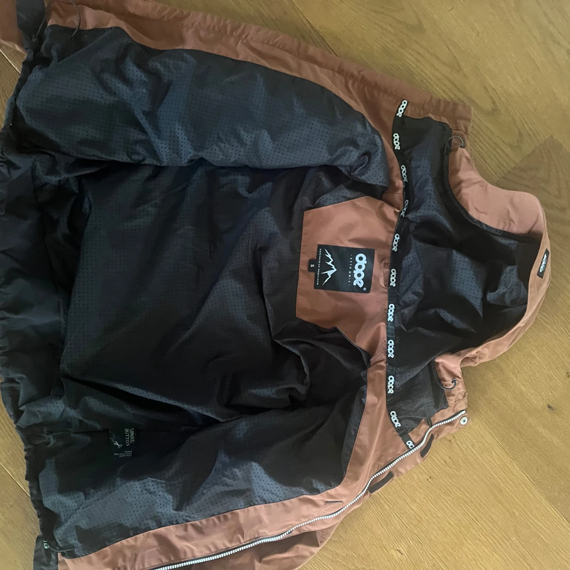 Svart och brun jacka från Dope - 2