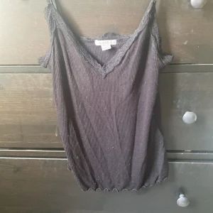 Linne - Svart spetts linne från New Yorker 