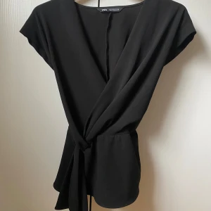 Omlott blus zara - Knappt använd, storlek s