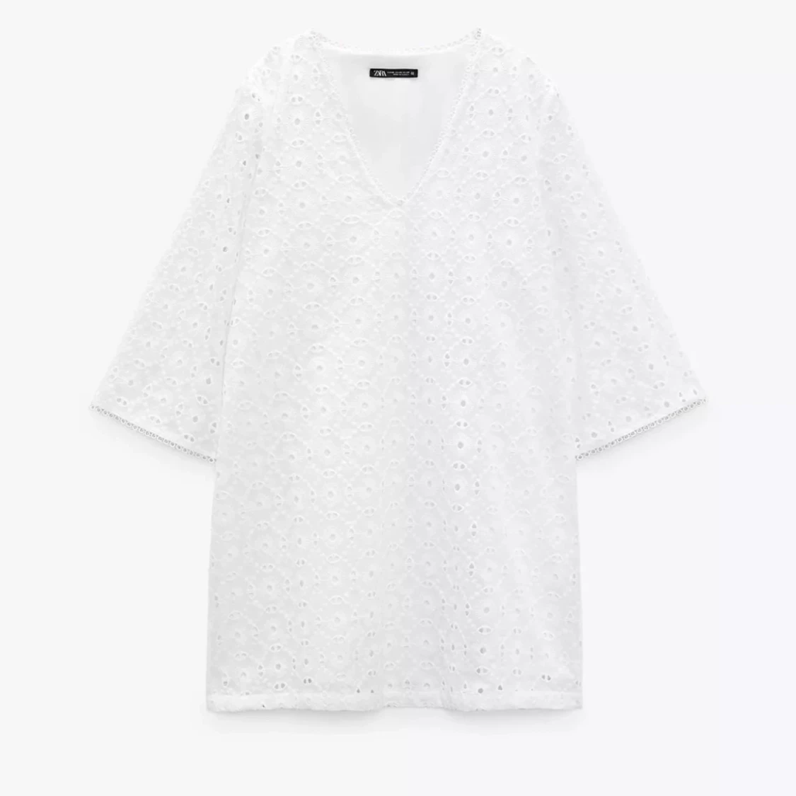 Vit broderad klänning från Zara
