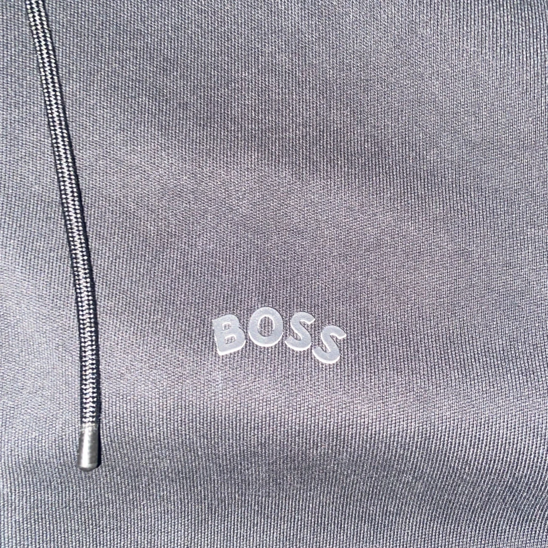 Svart hoodie från BOSS med dragkedja - 3