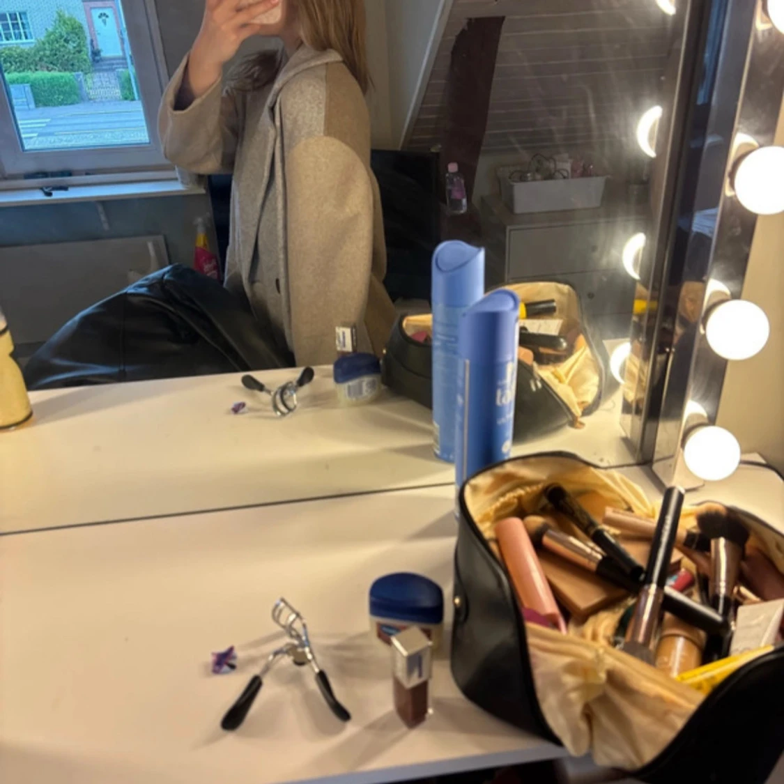 Grå-beige kappa från Bershka - 2