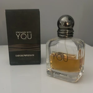 Stronger With You & yellow dream - Stronger with you med ungefär 25ml kvar.