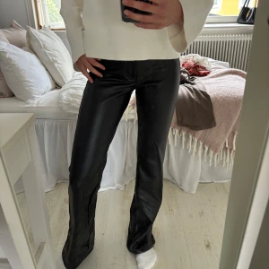 Skinnbyxor - Säljer dessa skinnbyxor från Calzedonia som är lite för stora för mig. Storlek XS. Jag är 162 cm.