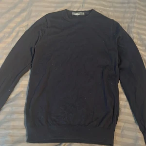 Merino Wool tröja - Helt ny merino wool tröja använd bara en gång i storlek S marinblå pris kan diskuteras