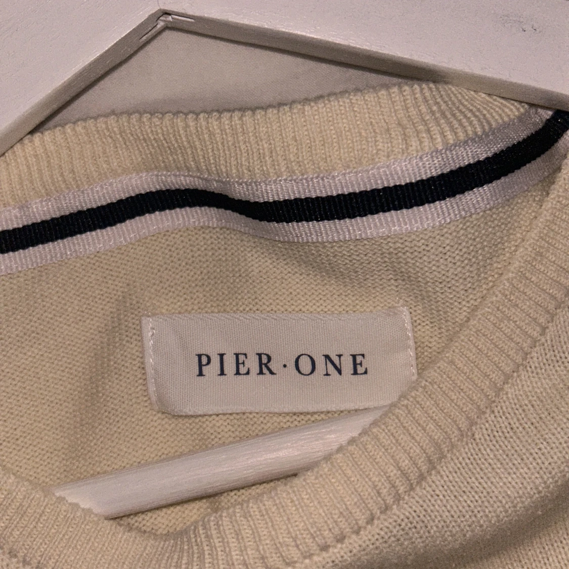 Beige stickad tröja från Pier One - 1