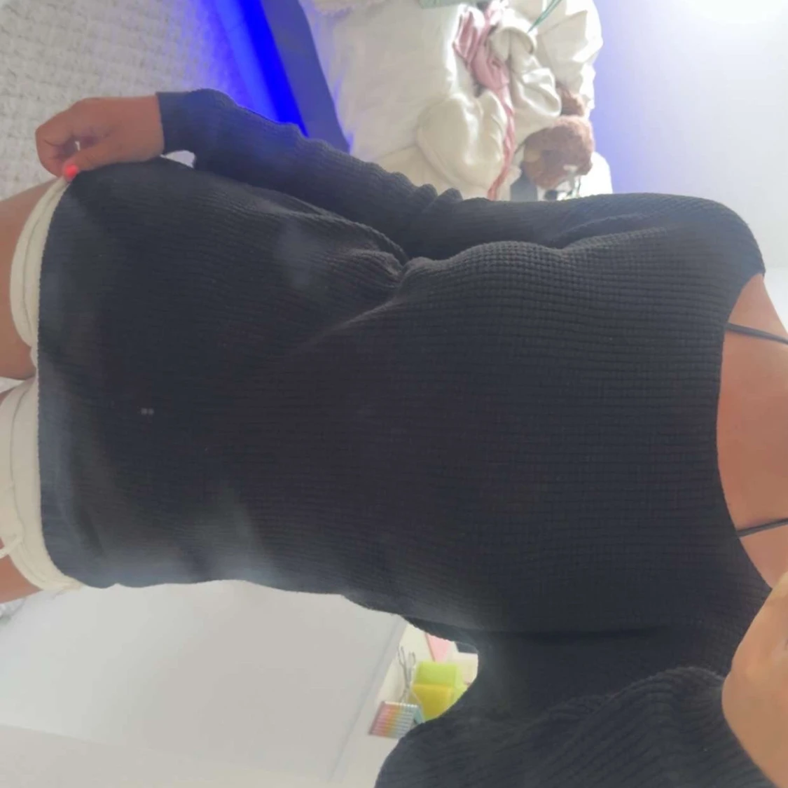 Svart ribbad långärmad tröja - 1