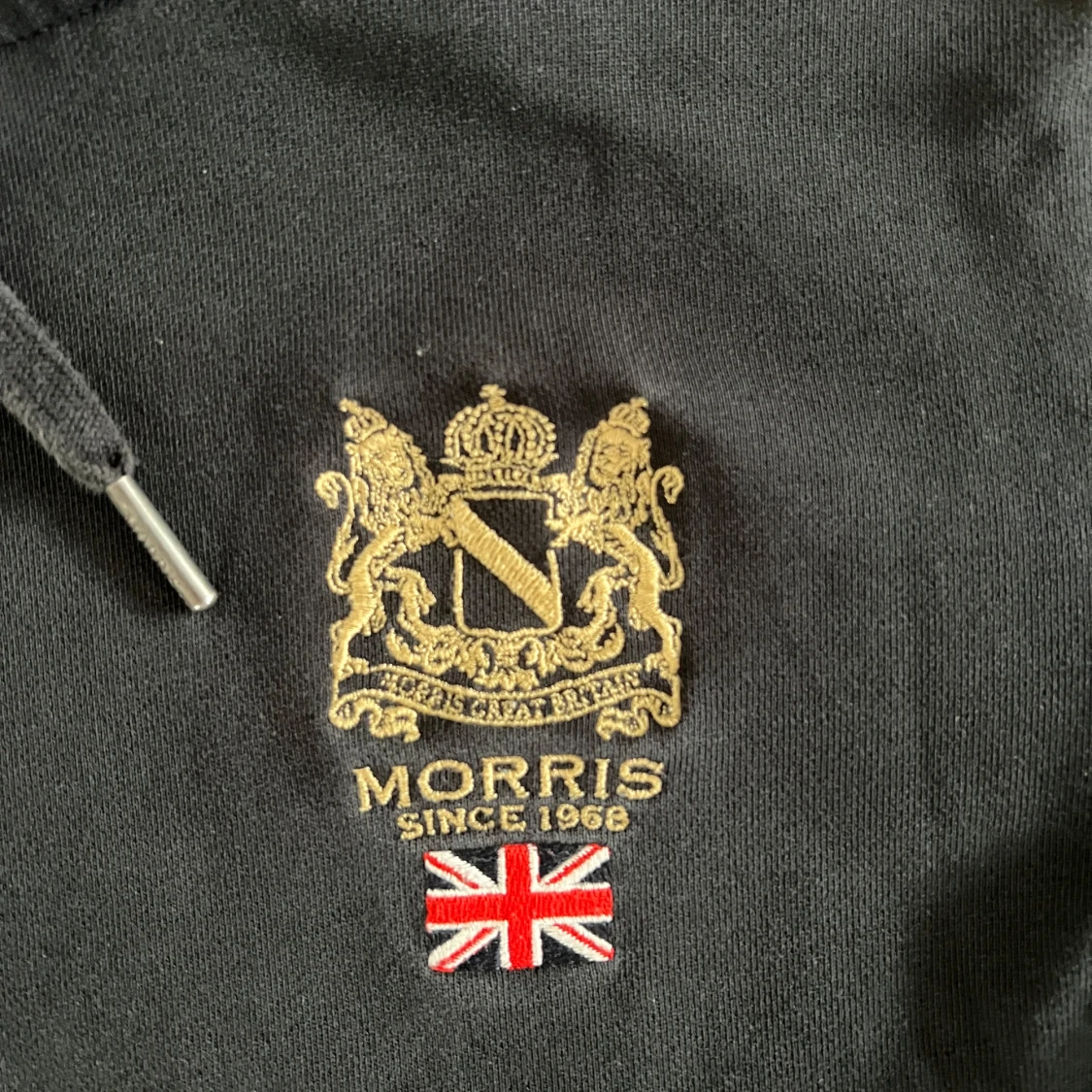 Svart hoodie från Morris med brodyr - 1