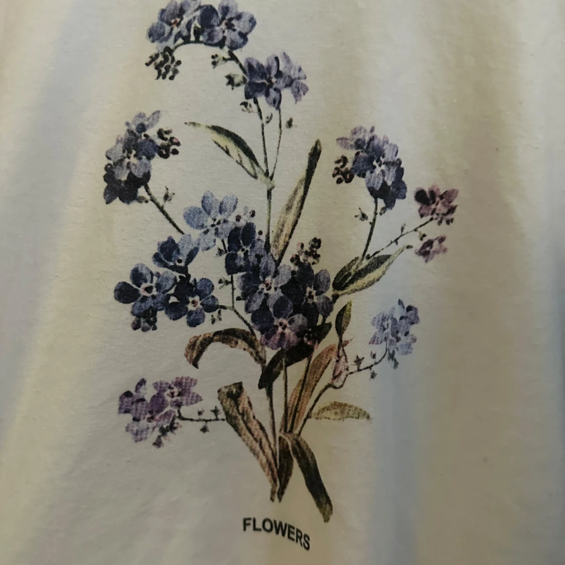 Vit sweatshirt med blommigt tryck - 1