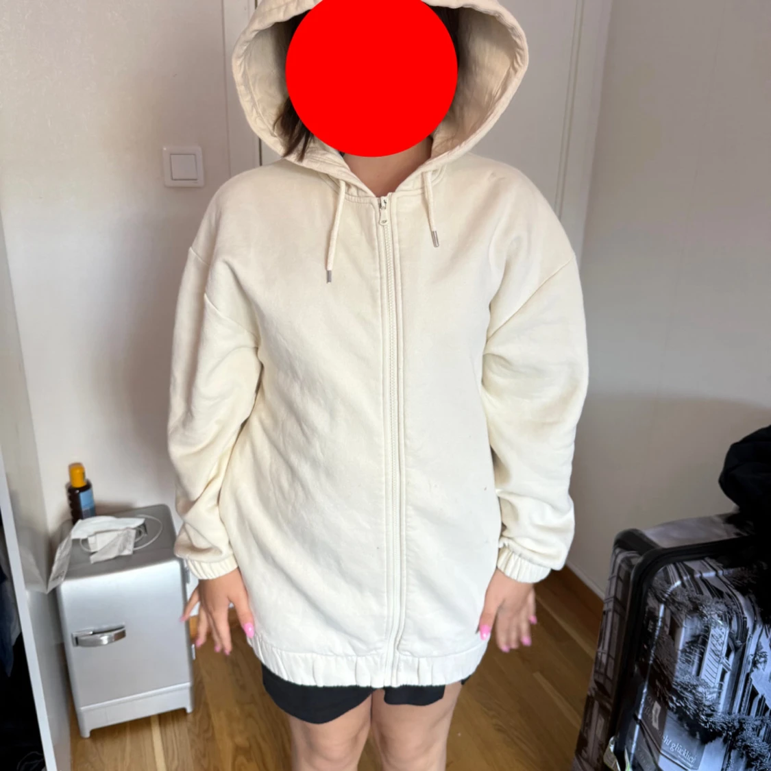 Oversized vit hoodie från Lindex