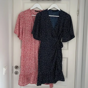 Klänningar👗  - Helt nya!!! Röd: storlek M Blå: storlek S💕 60kr/st