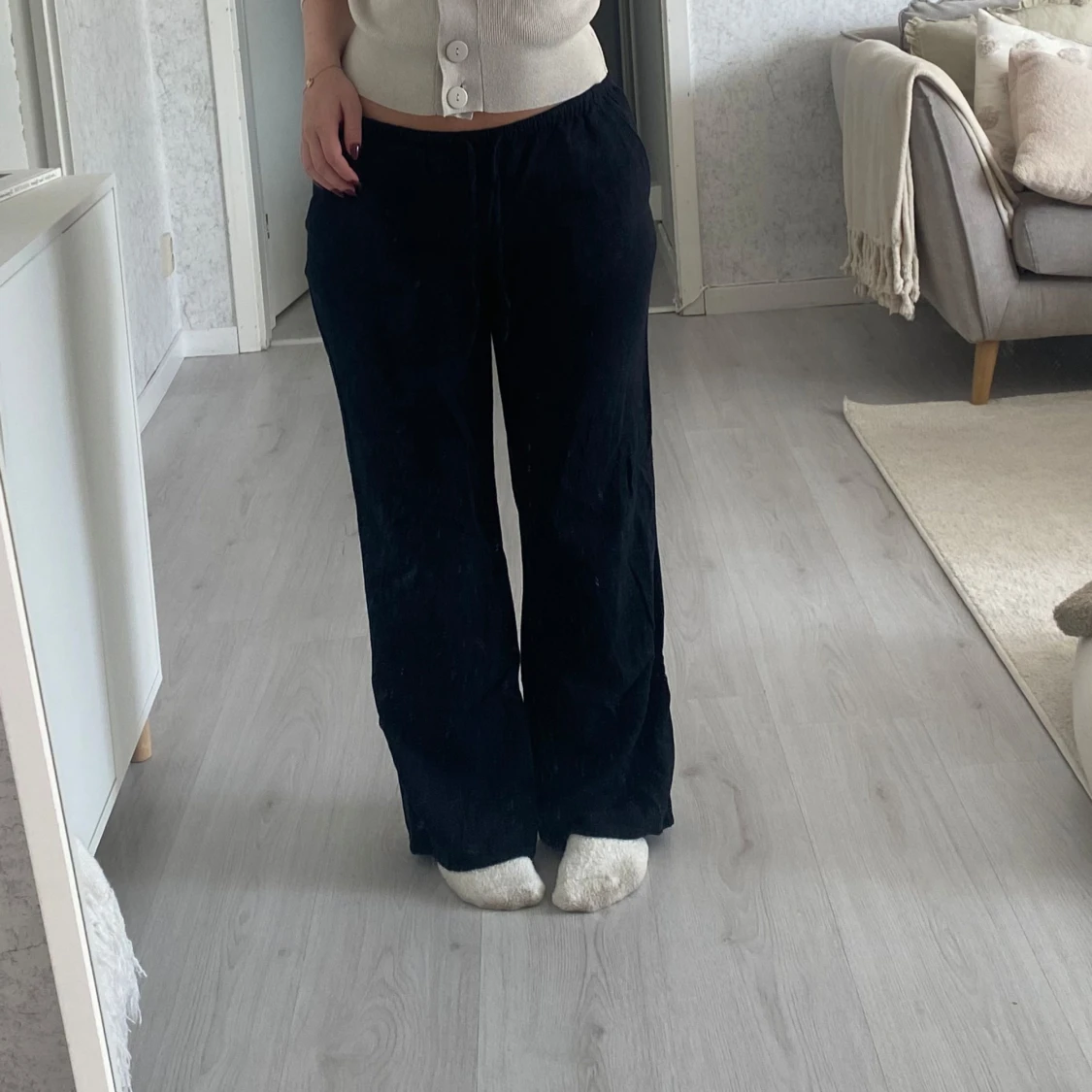 Svarta linnebyxor från H&M DIVIDED - 1