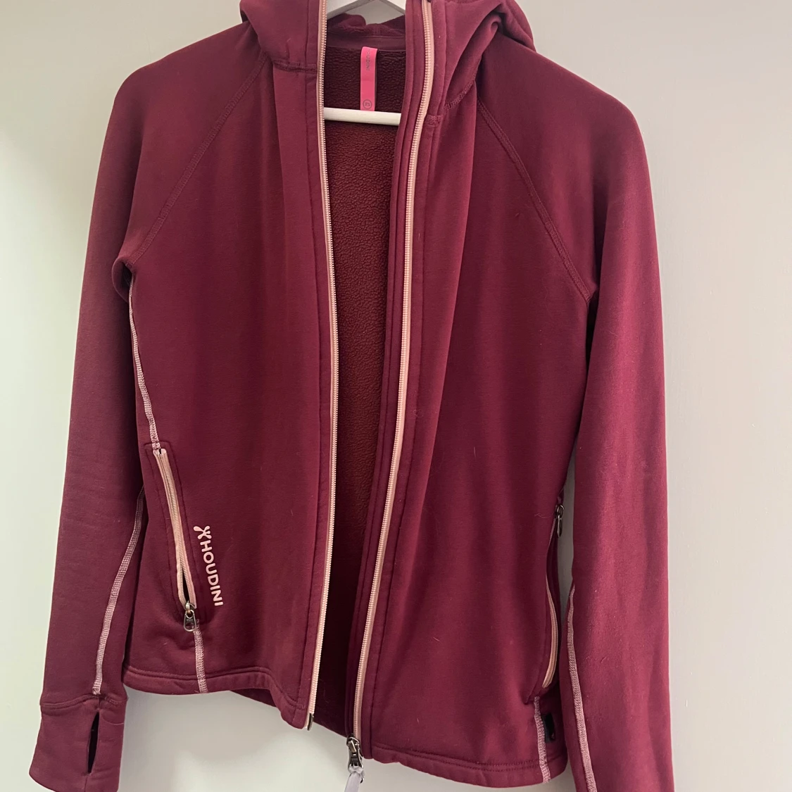 Vinröd fleecejacka från Houdini