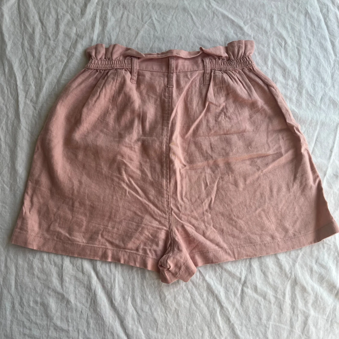 Rosa linneshorts från Bik Bok - 1