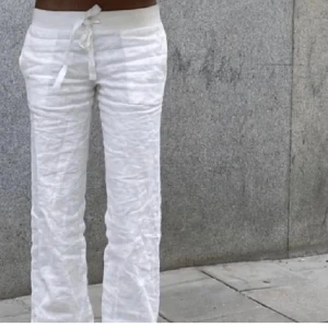 Vita linnebyxor med snörning - Linnebyxor aldrig använda själv 