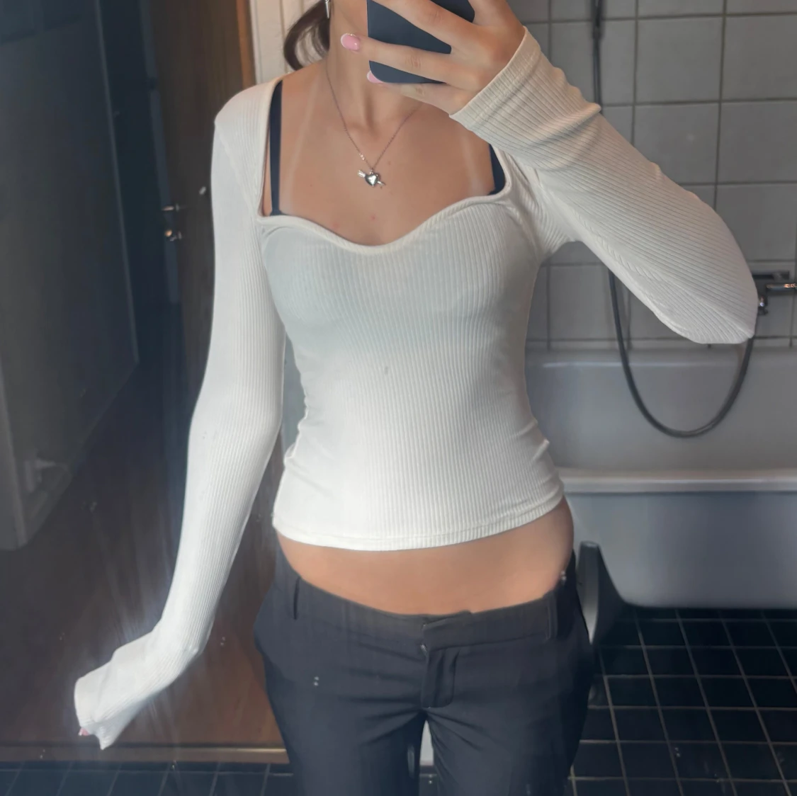 Vit ribbad långärmad topp