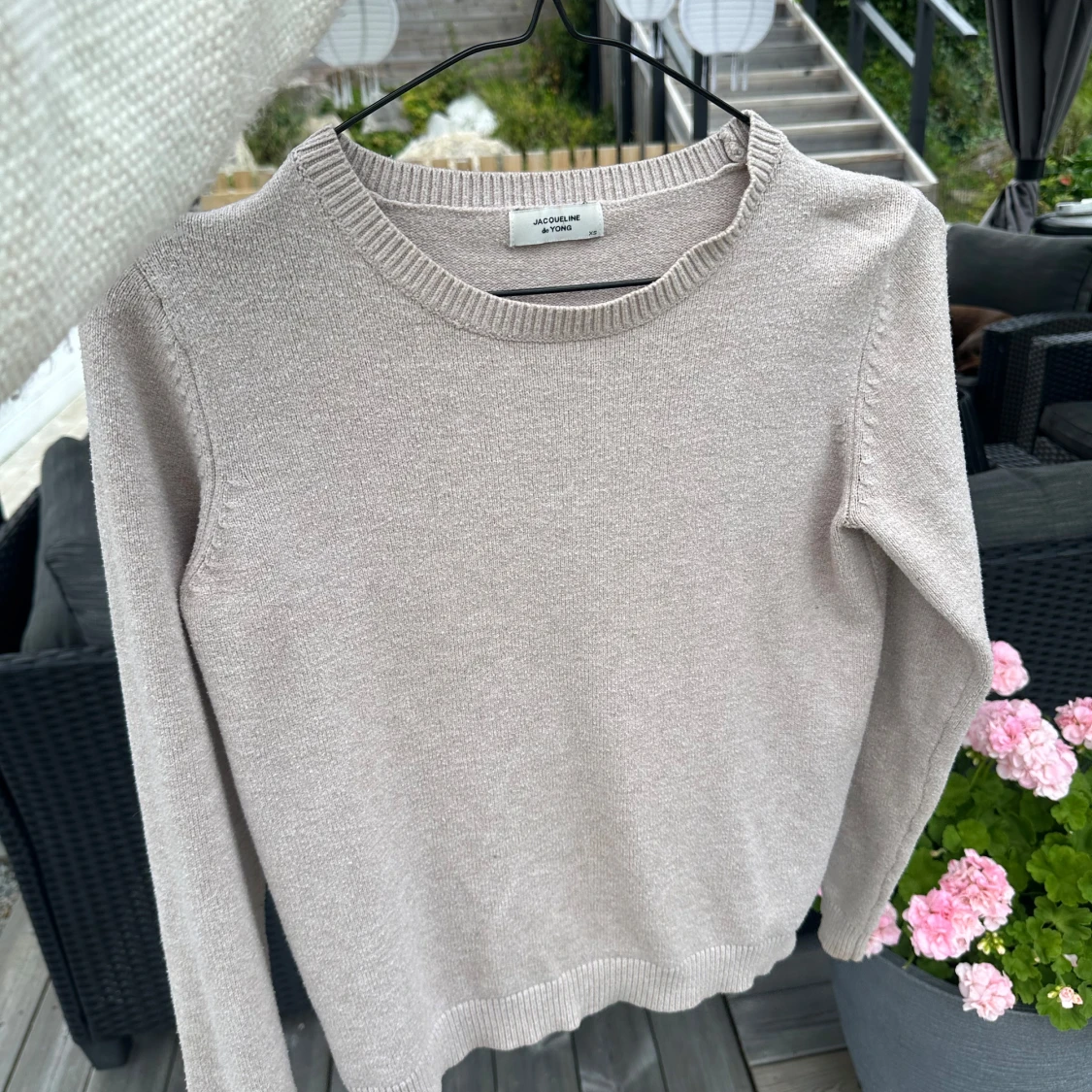 Beige stickad tröja