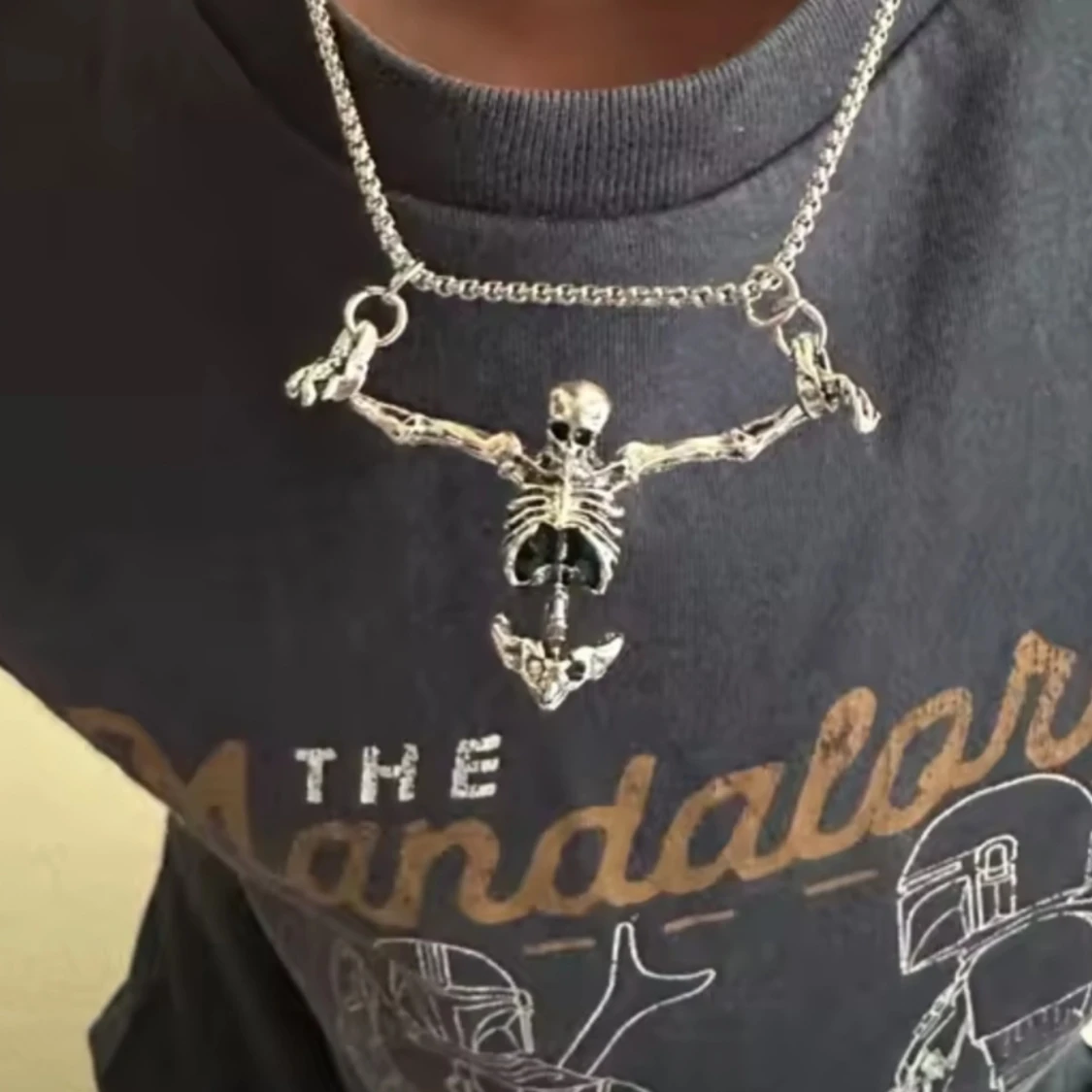  Helt ny Silvrigt halsband med skelettberlock - 3