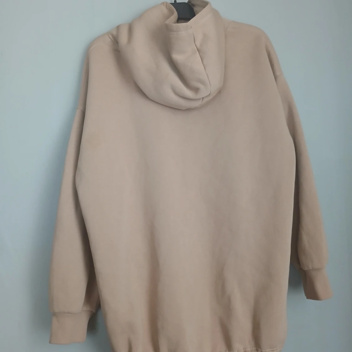 Beige oversized hoodie – mjuk som en filt, snygg som streetstyle! 🫶 Stl L/XL - 1