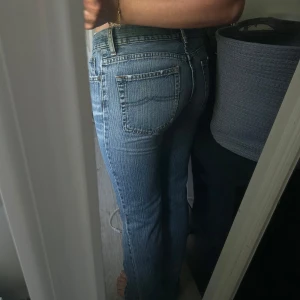 Snygga vintage jeans  - Sjukt snygga vintage jeans. Tyvärr för små för mig ❤️